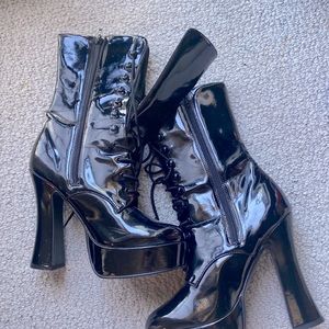 Size 7 zip up lace pleaser boots